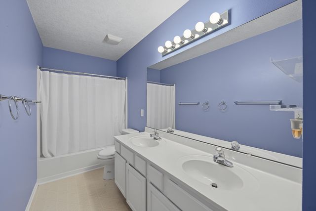 3700 SW 34th Place, Des Moines, IA 50321