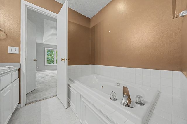 3700 SW 34th Place, Des Moines, IA 50321