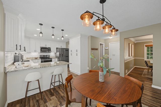 3700 SW 34th Place, Des Moines, IA 50321