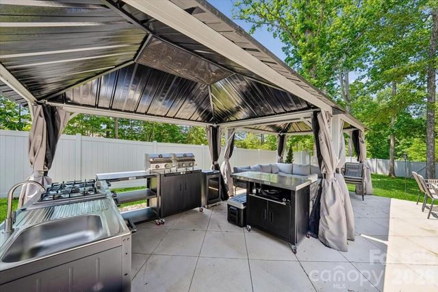 9712 Worley Drive, Charlotte, NC 28215