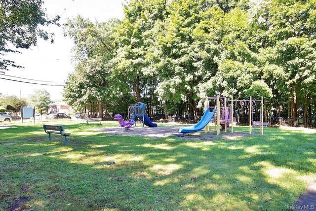 14 Somerset Drive, Suffern, NY 10901