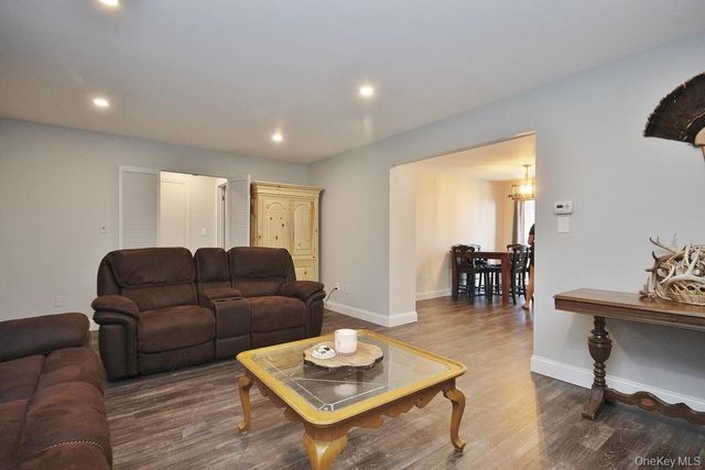 14 Somerset Drive, Suffern, NY 10901