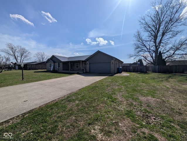 645 Parkeway Drive, Rockville, IN 47872