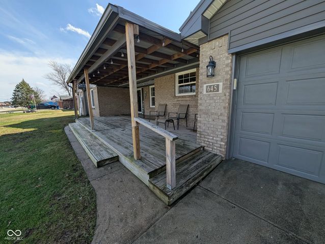 645 Parkeway Drive, Rockville, IN 47872