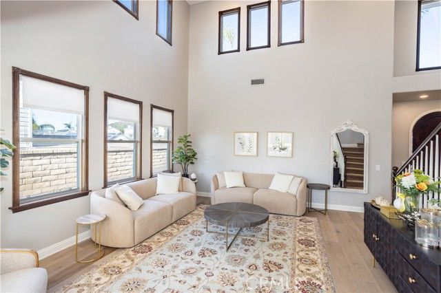 5474 Sunlight, Simi Valley, CA 93063