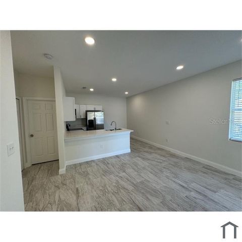 612 S 6TH STREET, Lake Wales, FL 33853