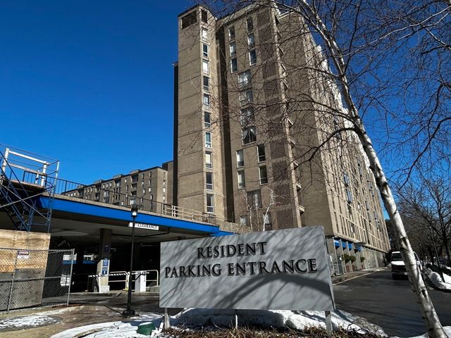 77 Pond Ave 1009, Brookline, MA 02445