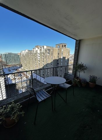 77 Pond Ave 1009, Brookline, MA 02445