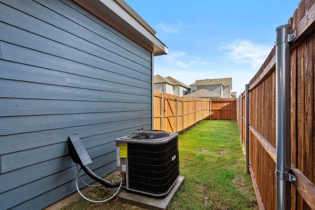 3045 Maple Orchard Lane, Fort Worth, TX 76140