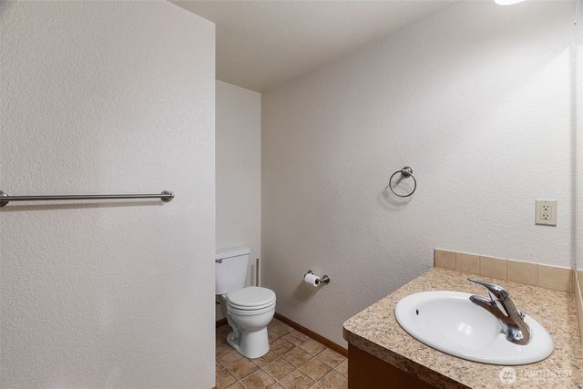 6107 189th Loop SW, Rochester, WA 98579