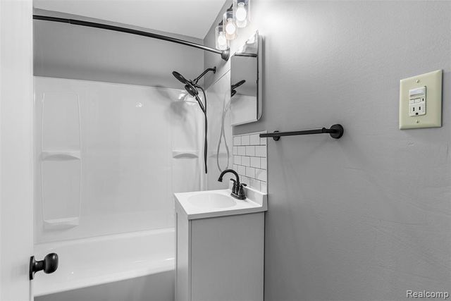 3094 Clayward Drive, Flint, MI 48506