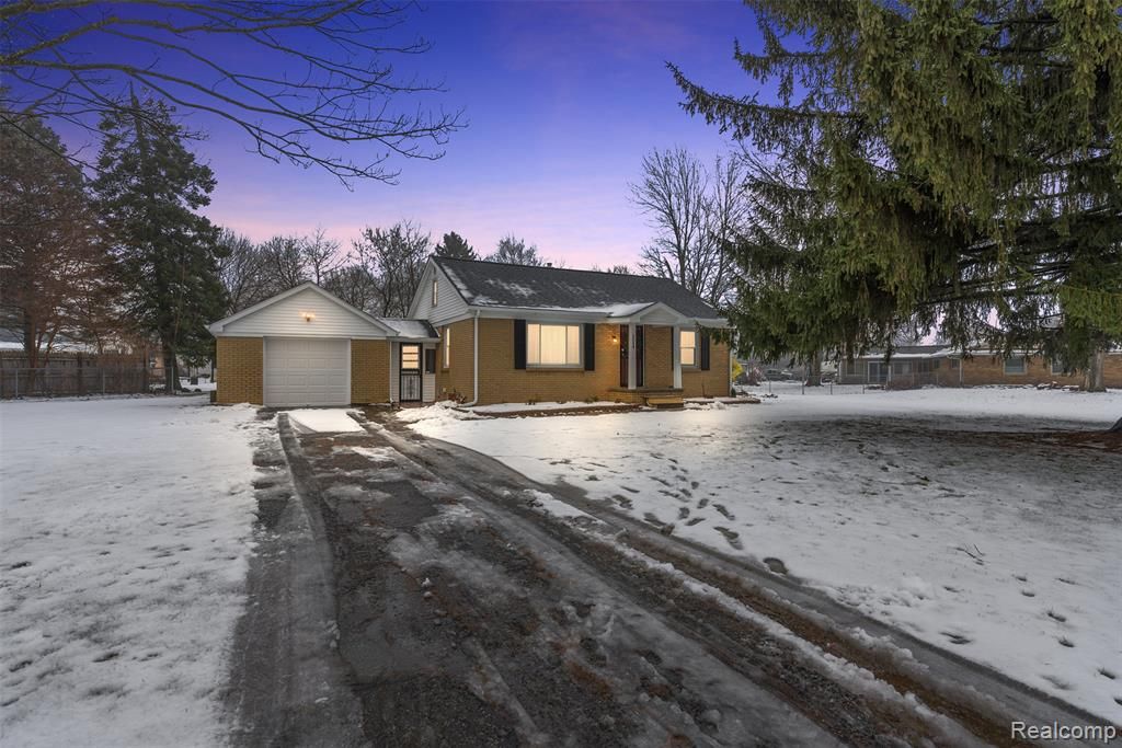 3094 Clayward Drive, Flint, MI 48506