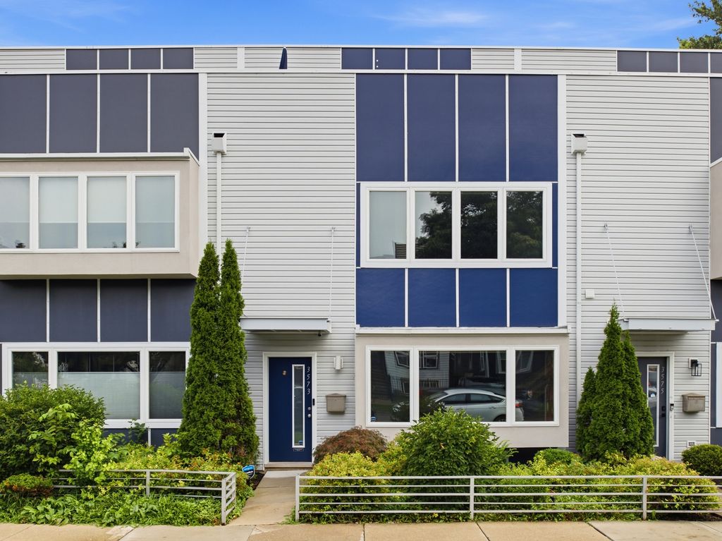 3573 W Wabansia Avenue, Chicago, IL 60647 — exterior