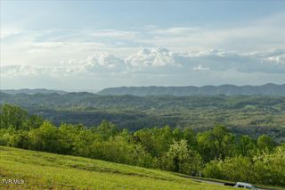 4929 Eagle Pointe Drive, Kingsport, TN 37664