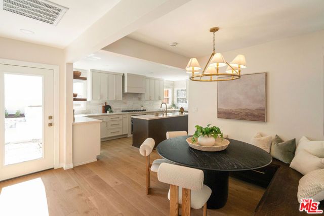 5103 Parkglen Avenue, Los Angeles, CA 90043