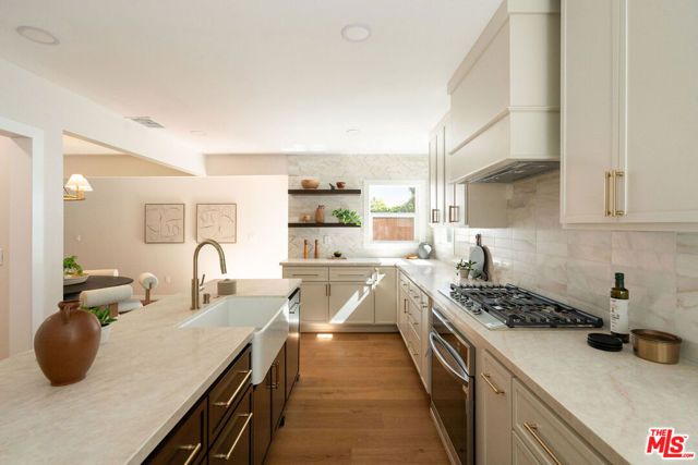 5103 Parkglen Avenue, Los Angeles, CA 90043