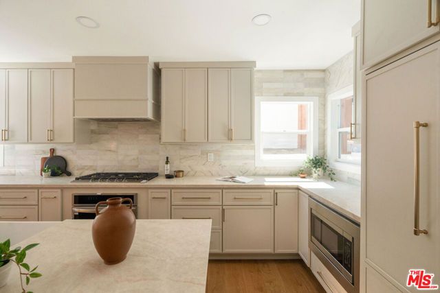 5103 Parkglen Avenue, Los Angeles, CA 90043