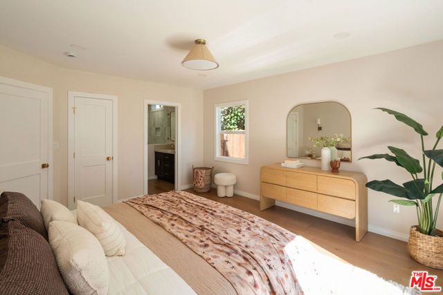 5103 Parkglen Avenue, Los Angeles, CA 90043