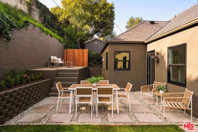 5103 Parkglen Avenue, Los Angeles, CA 90043