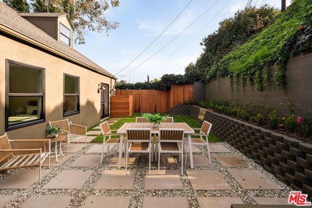 5103 Parkglen Avenue, Los Angeles, CA 90043