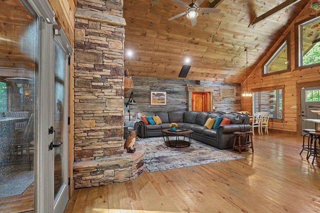 363 River Ridge Drive, Blue Ridge, GA 30513