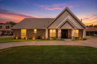4100 Apache Trail Court, Granbury, TX 76048