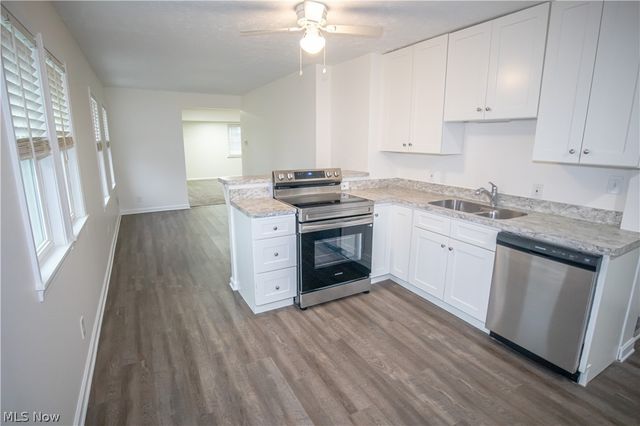 84 Thames Avenue, Bedford, OH 44146