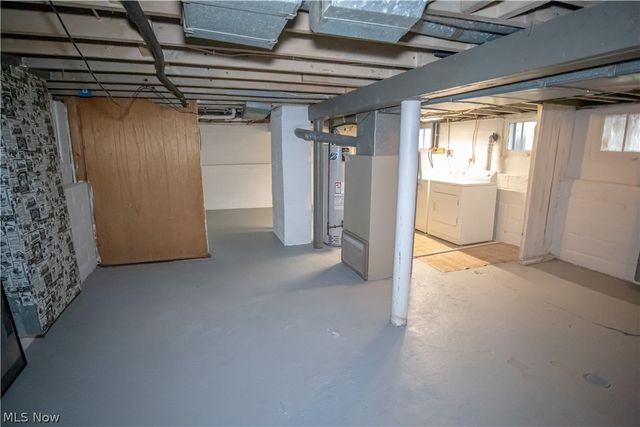 84 Thames Avenue, Bedford, OH 44146