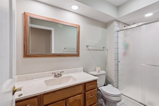 1413 Annie Lane, Libertyville, IL 60048