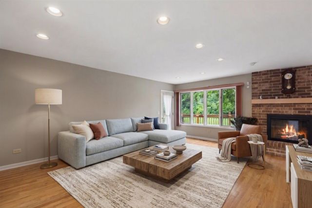1413 Annie Lane, Libertyville, IL 60048