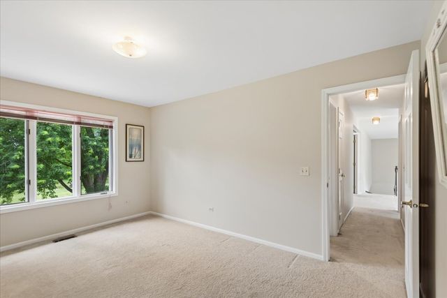 1413 Annie Lane, Libertyville, IL 60048