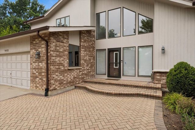 1413 Annie Lane, Libertyville, IL 60048
