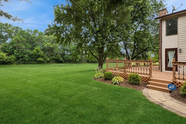 1413 Annie Lane, Libertyville, IL 60048