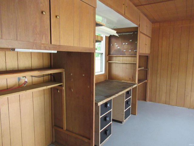 1530 N Terrace Hills Road, Kendallville, IN 46755