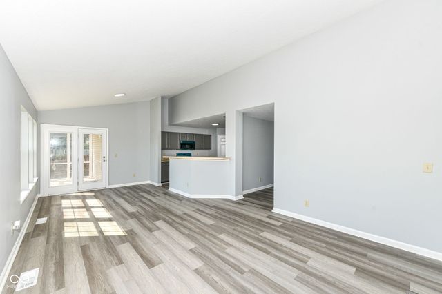 6384 Hillview Circle, Fishers, IN 46038