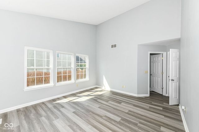 6384 Hillview Circle, Fishers, IN 46038