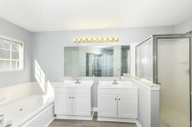6384 Hillview Circle, Fishers, IN 46038
