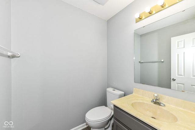 6384 Hillview Circle, Fishers, IN 46038