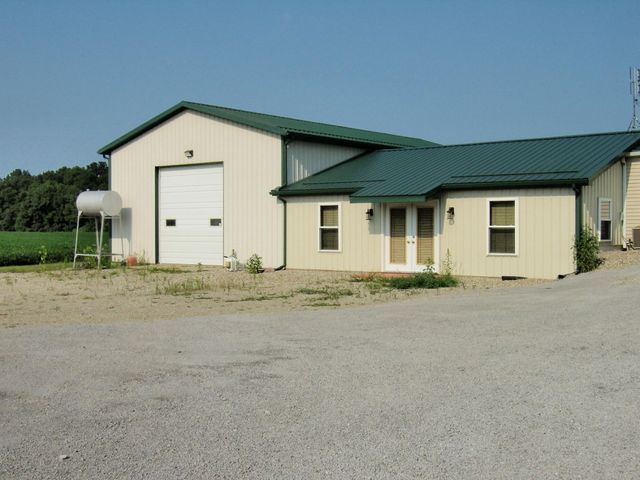 7402 S 800 E, Hamilton, IN 46761