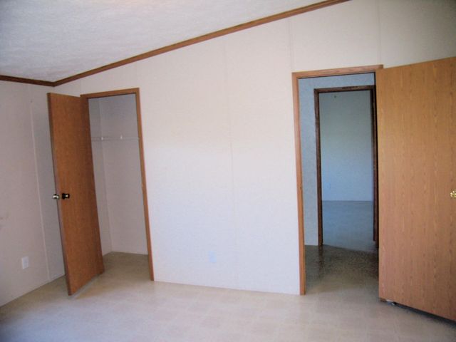 7402 S 800 E, Hamilton, IN 46761