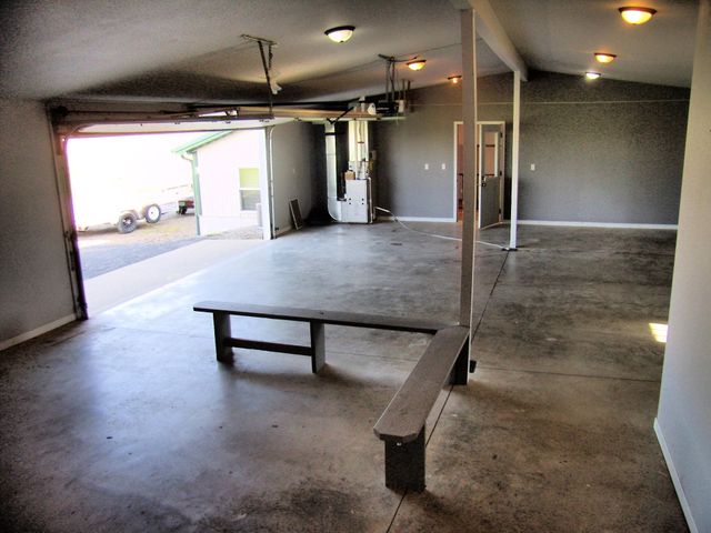 7402 S 800 E, Hamilton, IN 46761