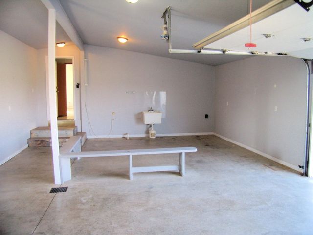 7402 S 800 E, Hamilton, IN 46761