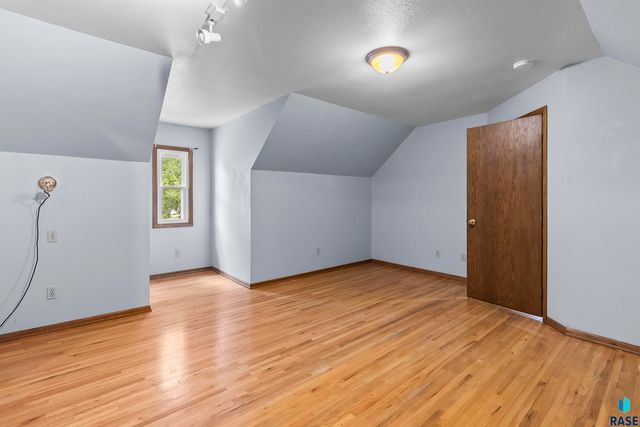 2009 S Cambridge Ave Avenue, Sioux Falls, SD 57106