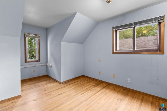 2009 S Cambridge Ave Avenue, Sioux Falls, SD 57106