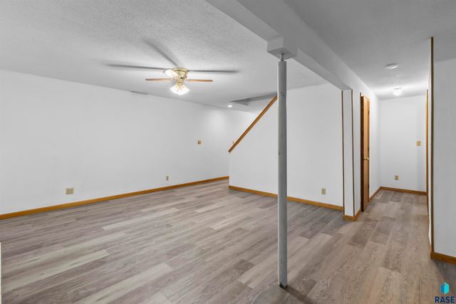 2009 S Cambridge Ave Avenue, Sioux Falls, SD 57106