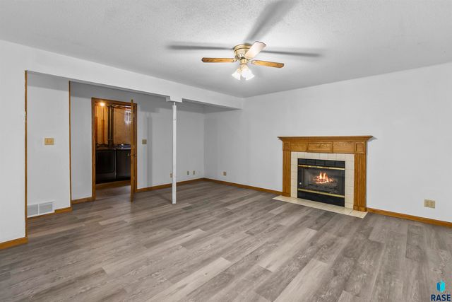 2009 S Cambridge Ave Avenue, Sioux Falls, SD 57106