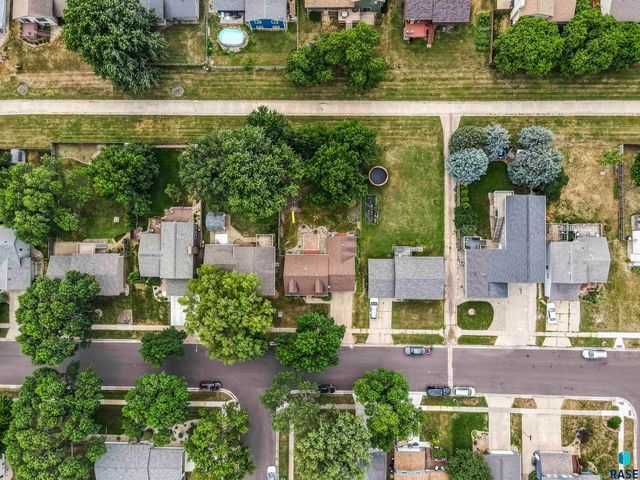 2009 S Cambridge Ave Avenue, Sioux Falls, SD 57106