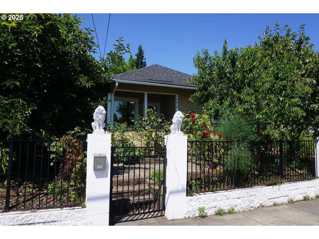 7819 Se DUKE St, Portland, OR 97206