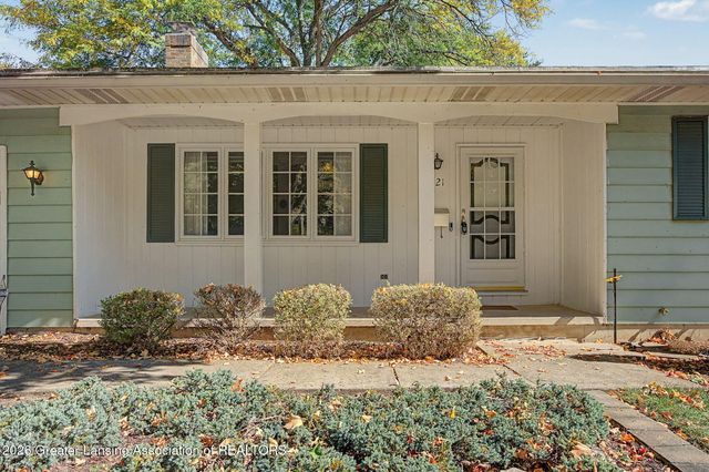 1921 Briarwood Drive, Lansing, MI 48917