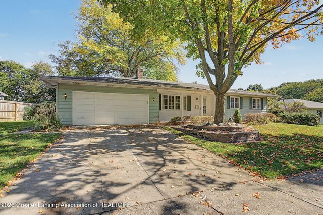 1921 Briarwood Drive, Lansing, MI 48917